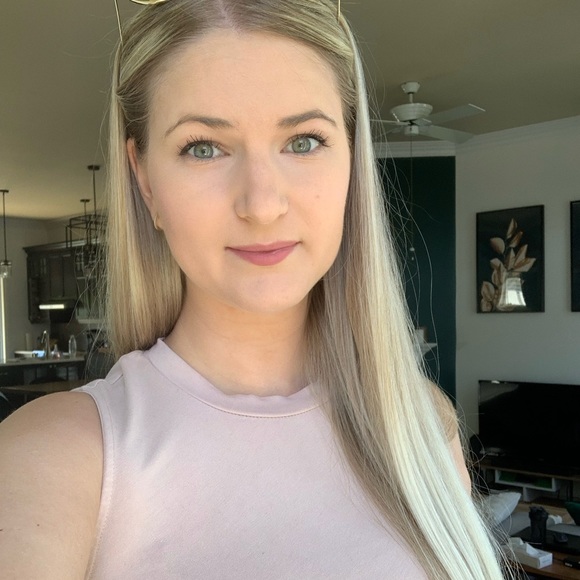 Meet your Posher, Sarah - Picture 1 of 1